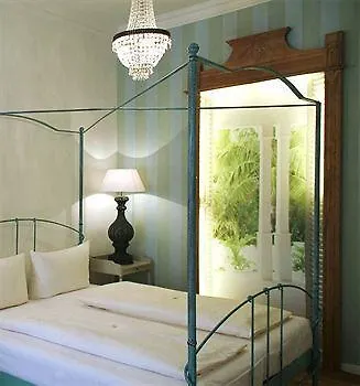 Ackselhaus & Blue Home Berlin 4*,